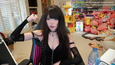 emiru - Who wants to get their workout in with me?