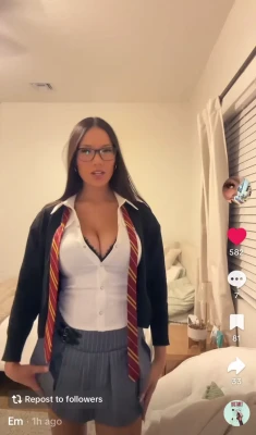 emmaelisevip - Cheeky ass