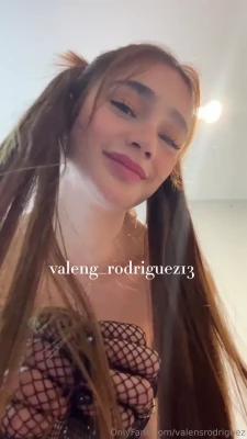 valensrodriguez - Beige & plaid fit selfies
