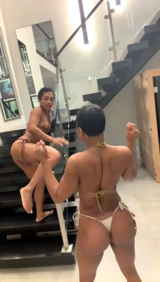 qimmahrusso - Do u want this to be ur cum all over dat booty ;)