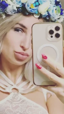 angel_regresss - Watch this tattooed babe treat me like a little slut🥰 don’t