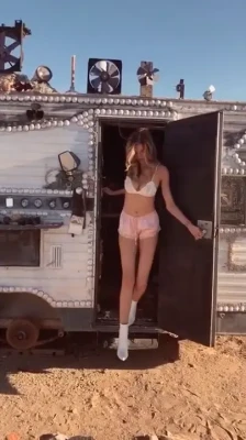 colleencole - Quick selfie before it gets messy 😉