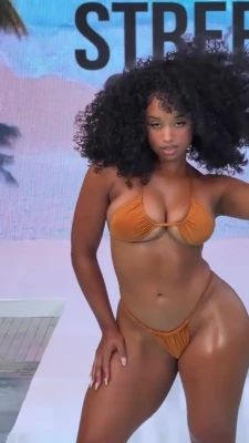 rawgyall - Eat it like a cupcake 🧁🧁🧁🧁👅💦
