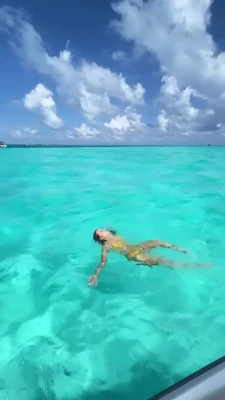 isafernandezz1 - Hey Guys, Chelsea came out of her 4 year long retirement to shoot