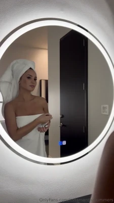 samanthasummersofficial - hungry?
