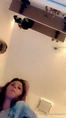adooley420 - Happy friday 🍟💛 Here’s some booty cheeks for ya😇🍑