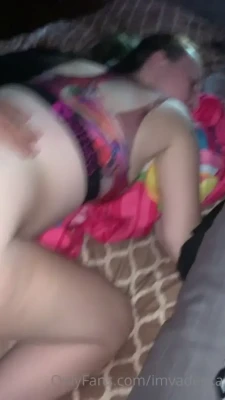 imvadeskaxxx - Be honest would you eat my ass?😅😏