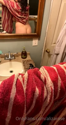 alizarose - Butt!