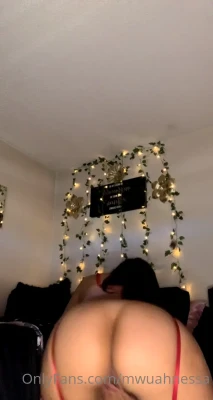mwuahnessa - Halloween and chill with me 👀