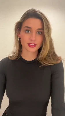 laurenmochen - How did you end up under me? Can I sit down?😏😏
