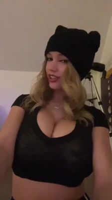 mikahlynn - I can’t stop thinking about some very, very dirty things… Can you