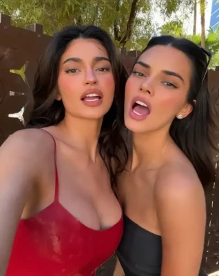 kendalljenner - Am I a good girl 😇😊