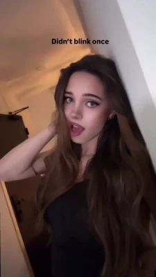 lydiaviolet - Quick selfie before it gets messy 😉