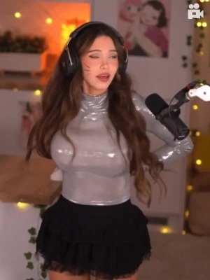 lydiaviolet - cold? I’ve got somewhere for you to warm up hehe 🥰💛✨