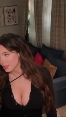 lydiaviolet - Do you think I’d make a cute vampire 🧛🏻‍♀️ ?