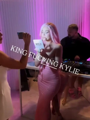 kyliejenner - Am I your weakness? 💦💦