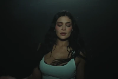 kyliejenner - TRAILER ! - Highlights from my live shows are available for all my