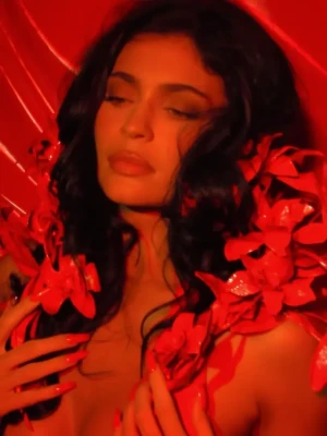 kyliejenner - So let’s make sure your day will be perfect! Então vamos garantir