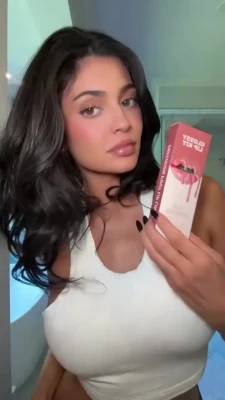 kyliejenner - I haven’t been paying much attention to you. Do you want more sex