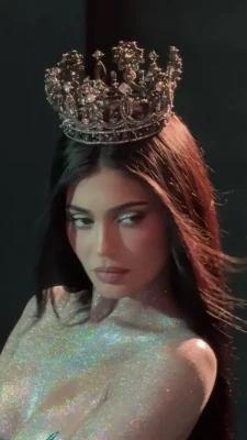 kyliejenner - Y'all have a great day bb's 😘💕