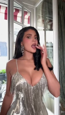 kyliejenner - Call me babe 👉 part 1