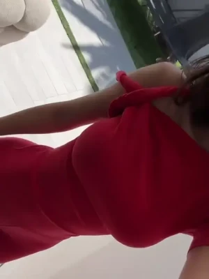 kyliejenner - Good morning, they are looking so big and full today😩