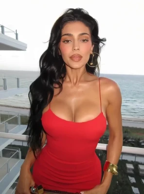kyliejenner - Pull something better in already 🥺