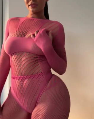 kyliejenner - Message me for the uncropped version😱