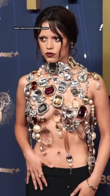 jennaortega - 2 clicks if you want to give it a lick👅