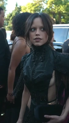 jennaortega - does this photo turns you on daddy?💕