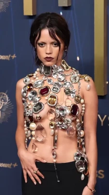 jennaortega - i'm turning into a real milf, u guys like it right?