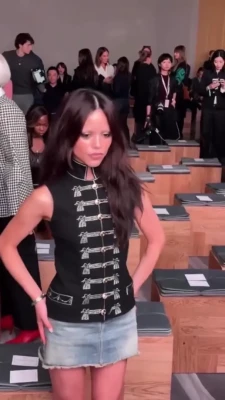 jennaortega - Qué tal una rica lamida 🤤 part 1