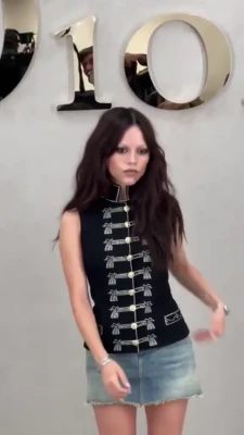 jennaortega - matching my hair 😁