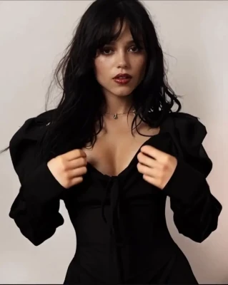 jennaortega - Don’t turn me on, I don’t have an off switch. 😈