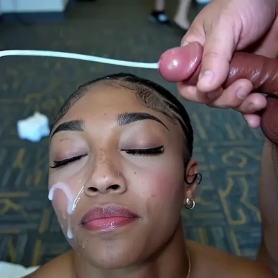 angelreese - Kiss it