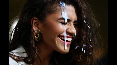 zendaya - A cheeky little bounce before bed 😘
