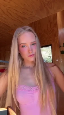carolinezalog - Domani nuovo video masturbazione😈 scegliete qui come vi piacerebbe