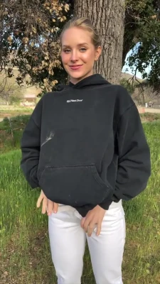 carolinezalog - I want you to run your tongue across my nipples. 😈🔥💯