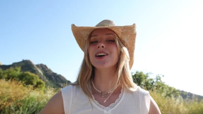carolinezalog - Want me?