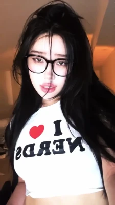 hannahkae27 - I bet you've missed this pussy, haven't you 😈  Tip me 6 under this