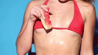 heloisehut - Who wants this pic uncensored 😳😳😳