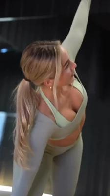 heloisehut - Dropping that ass to the floor, big goals and high dreams.