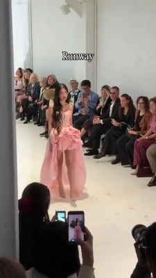 akanemsko - That's inside: *2GIFS (boobie shaking & booty shaking) *FULL HD