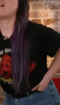 icklenellierose - You wanna be my chair ;)?