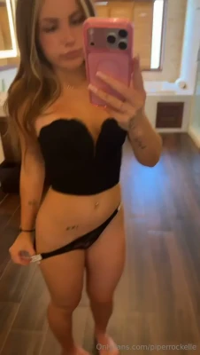 piper_rockelle - Best get this big ass dry and to work 🍑
