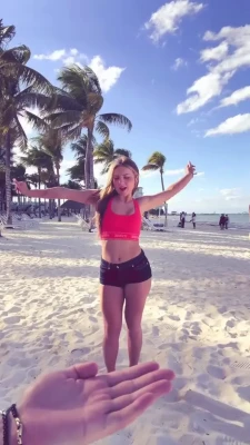 piper_rockelle - I really want to have fun. Do you want to help me?😜😏😘