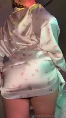 piper_rockelle - video Need I remind you of your place? 😘