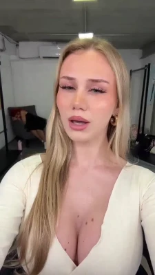 ginalaitschek - Hey daddy what do you want to see next ?
