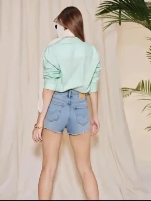 milliebobbybrown - Frisky Friday! When I think about you ......