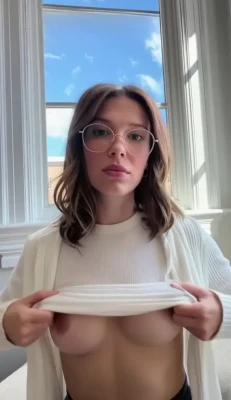 milliebobbybrown - I felt super cute as Rin but the skirt has gotten sooo small on me part 2